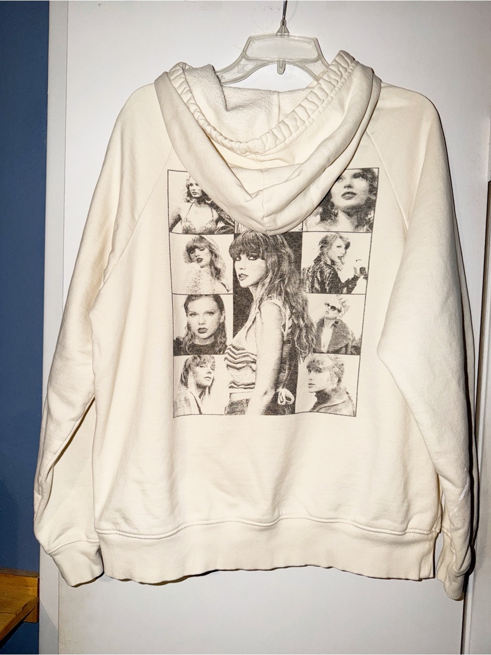 Taylor Swift Original 2023 Eras Tour Cream Hoodie READ DESCRIPTION SZ M - Picture 3 of 11